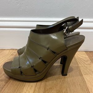 Tod’s Green Patent Leather Heels size 7.5